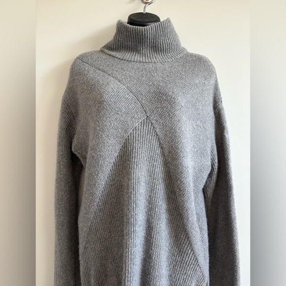 Talbots Heather Gray Turtleneck Sweater | Size Medium - Picture 4 of 6